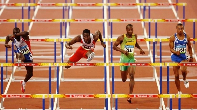 英超爆冷夜BIG6集体翻车！曼联曼城遭弱旅逼平，蓝军热刺输球丢分